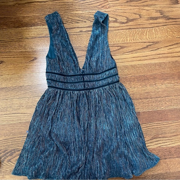 Lulus Metallic Teal Green/Blue Semi Formal Homecoming Party Dress Size Small NWT - Picture 3 of 14